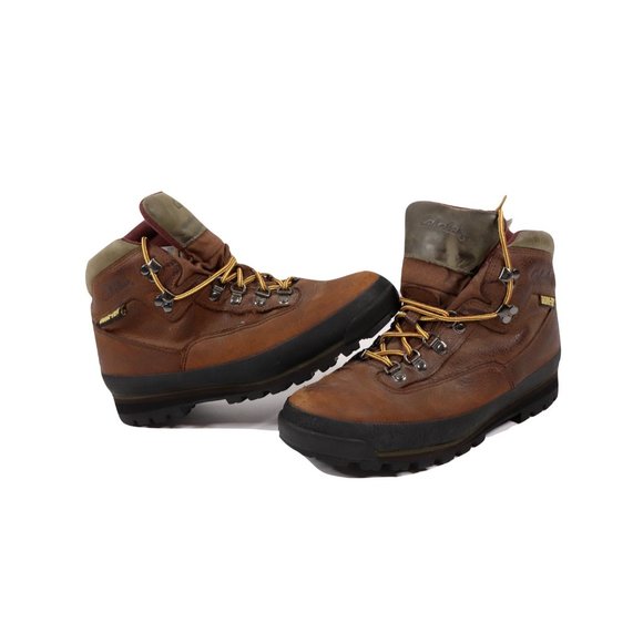 Cabela display picture 1